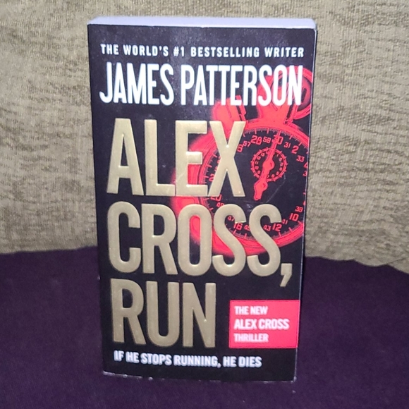 Alex criss, run by James patterson - Picture 1 of 3